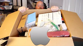 I bought a $2,026 Amazon Customer Returns ELECTRONICS Pallet + APPLE Product FOUND INSIDE!