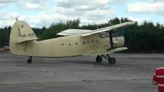 Letecký den Líně, 5x Antonov AN-2, 36 parašutistů