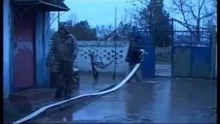 Рятувальники відкачали воду із підтопленого подвір'я жителів Тернівки