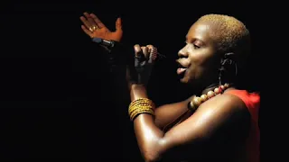 Angélique Kidjo - Lonlon (Ravel's Bolero)