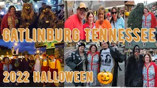 Halloween Night In Gatlinburg 2022 / Walking Down The Parkway Trick or Treating Costumes Candy