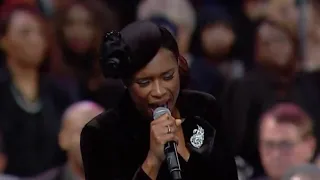 Jennifer Hudson Sings 'Amazing Grace' at Aretha Franklin's Memorial