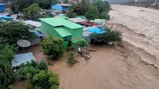 KOTA DILI TENGGELAM DIGUYUR HUJAN.