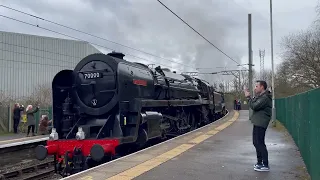 7MT - 70000 Britannia & LNER 60007 Sir Nigel Gresley at Earlestown Station (sound on!!)