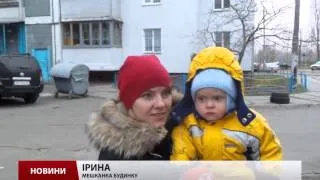 Жителі штурмованого будинку у Києві оговтуються від нічної спецоперації