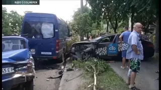 Водитель протаранил припаркованные автомобили и сбил женщину - 05.07.2021