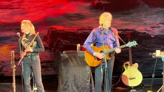 Justin Hayward Discusses and sings, Forever Autumn