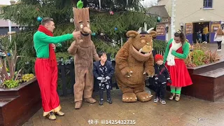 Samuel Meet Gruffalo & Stickman at Chessington World of Adventures Resort, UK