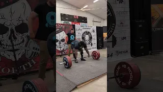 24yr old tested lifter Andre Baguma deadlifting 705lbs raw to secure 2k total