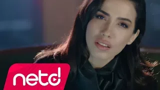 Burcu Güneş - Üryan Geldim