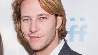 luke bracey (for the first time)