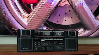 Hitachi Portable Component System with Double Cassette Deck, Demo - 2