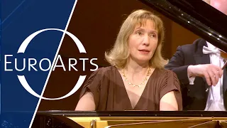 Fabio Luisi conducts Beethoven's Piano Concerto No. 1 in C Major, Op. 15 (Margarita Höhenrieder)