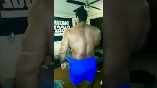 OnlyFans Pro Bodybuilder Dancing and Flexing