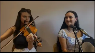 ( Irish music ) Ciara and Naoise the super talented sisters ( bodhrán & fiddle )