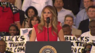 First Lady MELANIA TRUMP Recites The Prayer at President Donald Trump Rally Melbourne