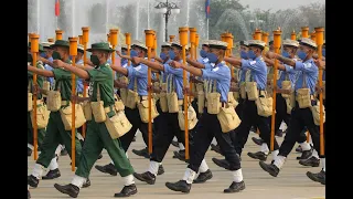 ОГО! М'янма: парад до Дня збройних сил Myanmar troops march in a parade to mark Armed Forces Day