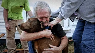 Дедушка со слезами на глазах принёс свою собаку на yсыплeнue, т.к. не было денег на её лечение!