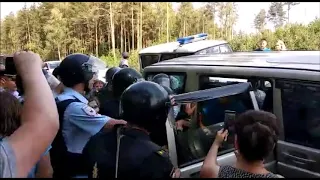 Полицейский разгон протеста против свалки в Ликино-Дулево