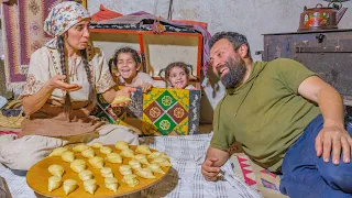 Cold Winter Day in the Village! Cooking Traditional Azerbaijani Meat Gytab for the whole family.