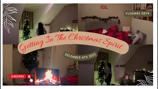 Getting in the Christmas spirit & decorating my room ~ Vlogmas day 4