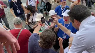 Centrodestra a Roma, Salvini saluta pubblico di Piazza del Popolo (04.07.20)