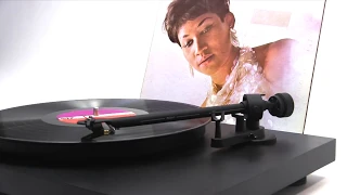 Aretha Franklin - Respect (Official Vinyl Video)