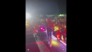 Ruger performs girlfriend in Port Harcourt live