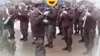 Despacito versión militar