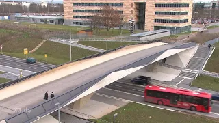 Realer Irrsinn: Bus-Brücke ohne Straßenanschluss | extra 3 | NDR