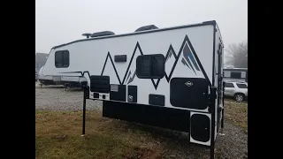 2021 TRAVEL LITE 960RX TRUCK CAMPER EXTENDED LIVING THIS THIS IS AWESOME WALKTHRU WITH US