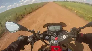 cai de moto! Apache