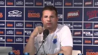 Entrevista coletiva com Celso Roth e imagens do treino do Cruzeiro - 03/07/12