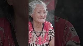 76-anyos na lola, sinusuong ang malalaking alon para makapanlimos | Kapuso Mo, Jessica Soho