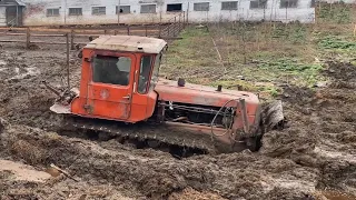 Если утопим тут трактор ДТ-75, вытаскивать будет нечем.