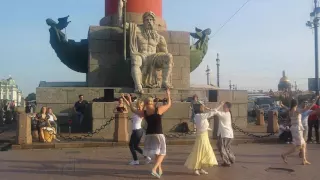 Аргентинские танцы у Ростральных колонн