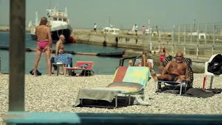 Η Τελευταία Παραλία (The Last Resort / L'ultima Spiaggia) Trailer | GR Subs