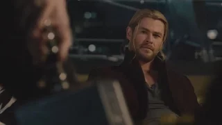 Vingadores tentam levantar o martelo do Thor | Dublado | HD