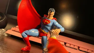 McFarlane dc multiverse ￼Superman of Earth 2 Gold Label action figure review