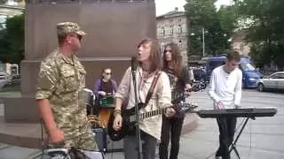 ПашКо BAND та невідомий вояка - "В саду гуляла" (cover "Los Colorados")