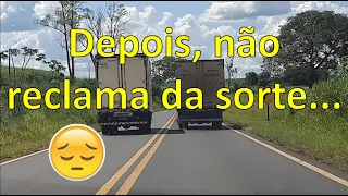 Imprudência nas rodovias e nas estradas. Infelizmente há colisões frontais.