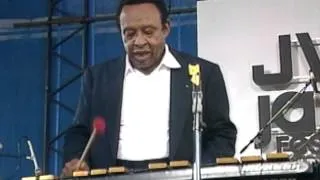 Lionel Hampton & His Orchestra - Hamp's Boogie Woogie/Hey Ba-ba-re-bop - 8/14/1988 (Official)