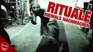 Die 5 gruseligsten Rituale, die du NIEMALS NACHMACHEN solltest!