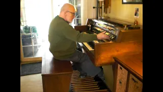 Mike Reed plays "In the Mood" on his Hammond Organ