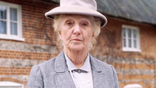 Joan Hickson Miss Marple   The Mirror Crackd