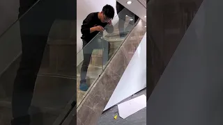 Installation process of glass stair handrail