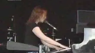 Tori Amos - Cornflake Girl (Glastonbury '98)