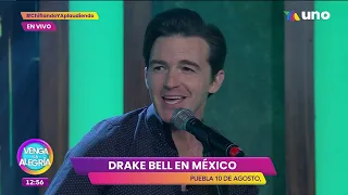 La camisa negra, Drake Bell en VLA