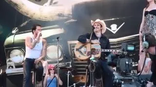 The Bosshoss with dancing fans on stage - Live @ Pinkpop - Landgraaf NL - 27-05-12 - made by Janske