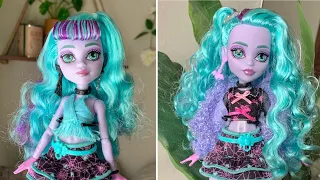 HAIR TUTORIAL / Monster High Twyla Bang Removal and Waves